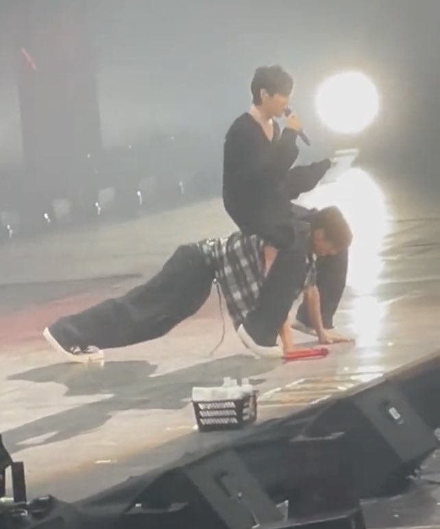 mootyBB's tweet photo. เ��มือนเดิมเป๊ะะะะะ

#PULLUPwithMarkTuan_Day2
#BamBam @BamBam1A
#MarkTuan @marktuan https://t.co/eKlyK34lsJ