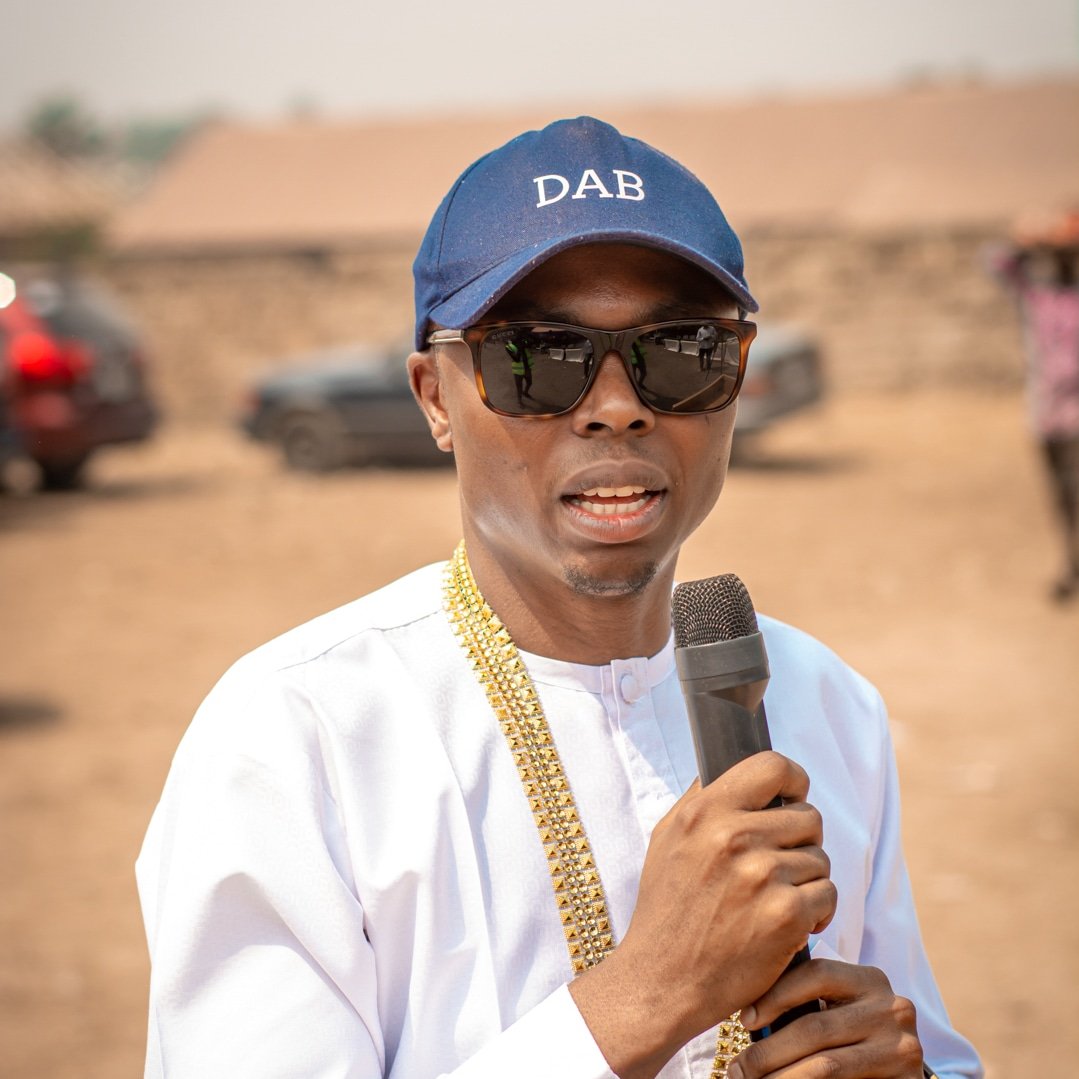 Dab4Youth's tweet photo. I am Dr. Bayonle Ademola, DAB. A gubernatorial candidate of the Young Progressives Party, YPP.
I hope I have your support to be the next governor of Osun State. Because I understand well enough that Osun is in a sorry state. And things could grow worse if nothing surgical is done https://t.co/D43zF3gLyX
