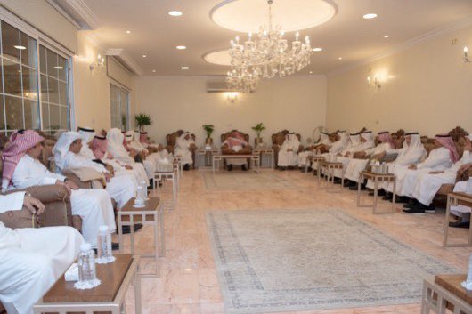 vvxx10's tweet photo. شرفنا بلقاء مع صاحب السمو الملكي الأمير سعود بن طلال آل سعود محافظ الأحساء مع نخبة من أهالي الأحساء بدعوة كريمة من معالي الأستاذ بدر الدلامي وأخيه سعادة الدكتور مهنا الدلامي في مجلس أسرة آل دلامي لقاء جاء أنموذجا للحوار الراقي والفكر النير وأبان لمحة عن مستقبل الأحساء المبشر https://t.co/9cYdx7DYYE