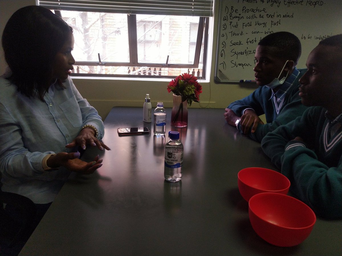 TiyaniTee's tweet photo. We have also set up a Career Lab led by sis @RahabMatebane. It's a STEM day as we host a group of learners from Limpopo @Geekulcha today. #GYSTEMDay https://t.co/QtX4KcFkTJ
