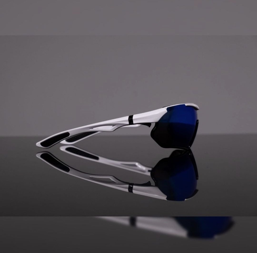 Qui veut faire partie de la team vitesse ?

On vous fait gagner 2 paires CARDIO sur Instagram soyez vifs ! 🏍️

Ca se passe ici : instagram.com/p/CeGcnprIK8m