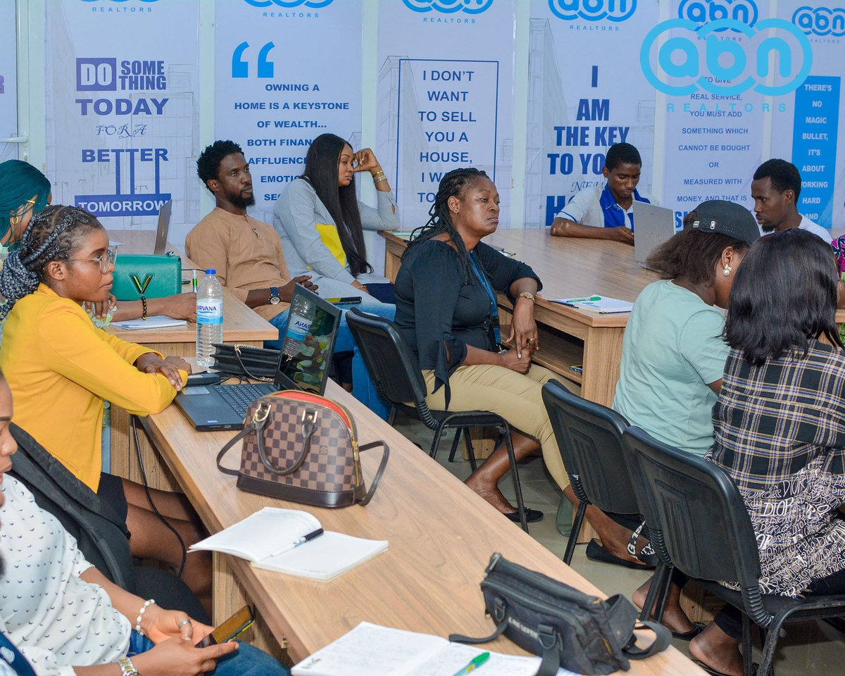 Seun_Ambassador's tweet photo. Pictures from our last #RealtorsTraining in Lagos.
ยฉ @AbnRealtors
Follow my real estate account ๐๐ฟ
@naijaboyrealtor https://t.co/iScXKkxVWc