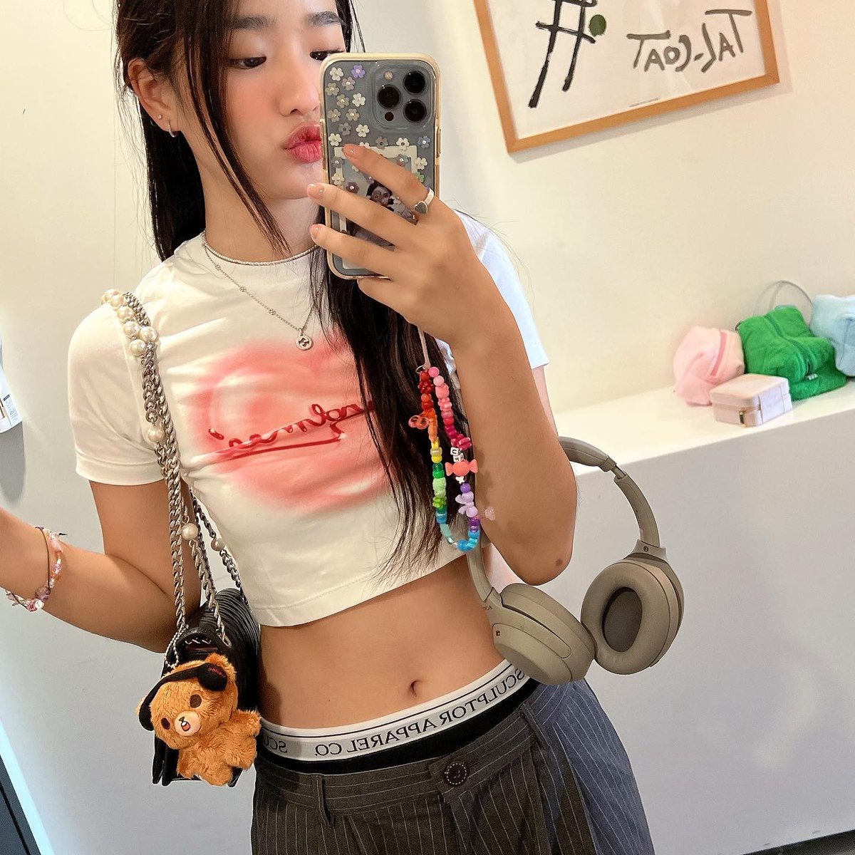 ilyjsu's tweet photo. tontawan wearing cropped is my religion https://t.co/PPIRRFpI41