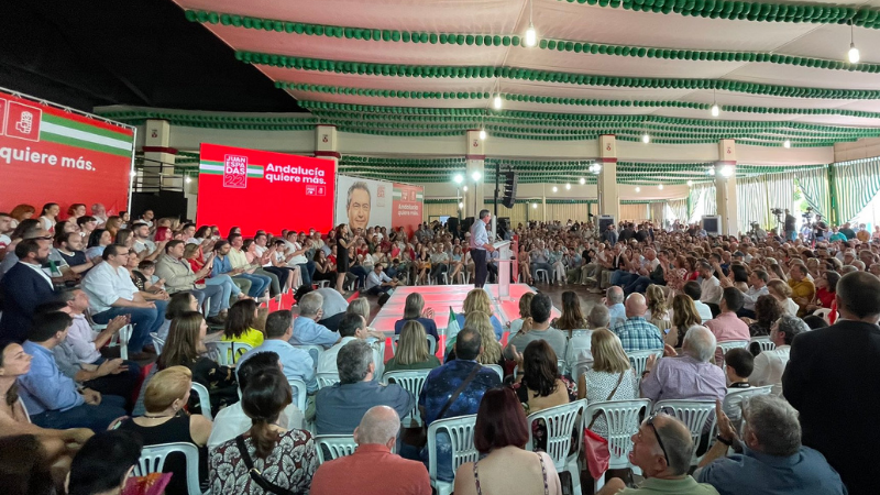 LuisPlanas's tweet photo. Hoy, en #DosHermanas con el candidato socialista @_JuanEspadas.
Porque #AndalucíaQuiereMás y el @psoedeandalucia tiene las ganas y la ilusión para llevar a nuestra tierra por la senda del progreso y la prosperidad. 

#SiVotamosGanamos https://t.co/lVTwJl0lyp