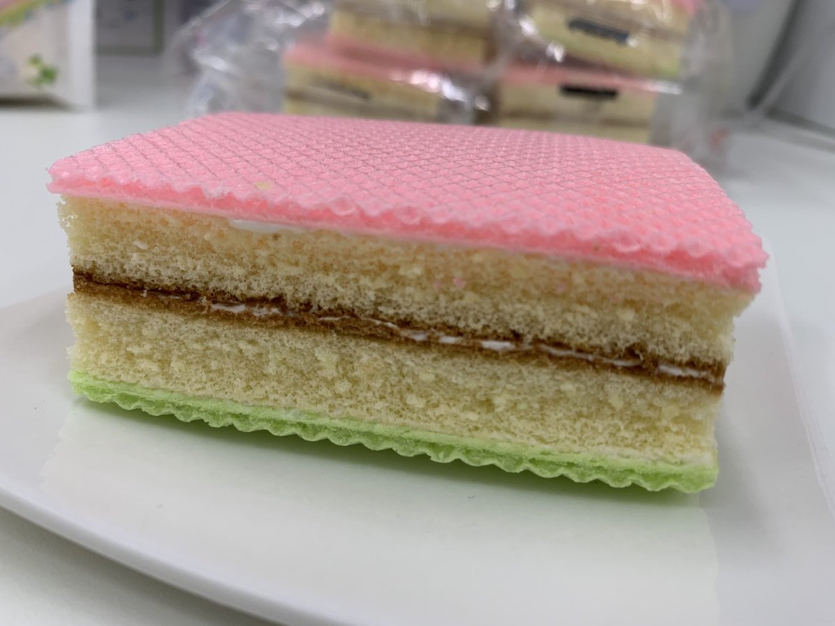 これが本当の スポンジ ケーキの作り方 本能が食べ物ではないと拒否してくる Togetter
