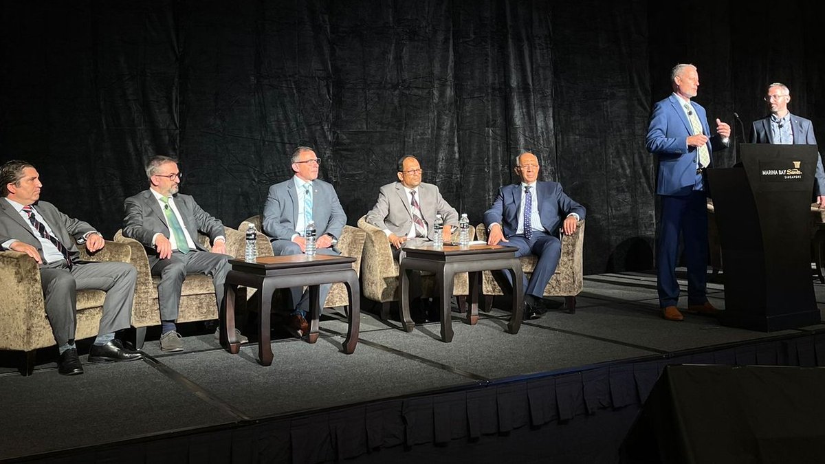 IFALPA's tweet photo. A fruitful Cross-Regioinal Exchange at #IFALPA2022 Singapore, L-R IFALPA EVPe Regions: Cpt Daniel Bianco, Cpt Juan Carlos Lozano, Cpt Rod Lypchuk, Cpt Ishtiaque Hossain, Cpt Souhaiel Dallel &amp; PGA Director Cpt Brian Shury &amp; Senior Tech Officer Gordon Margison. #pilots #pilotlife https://t.co/qa0WQQpupe