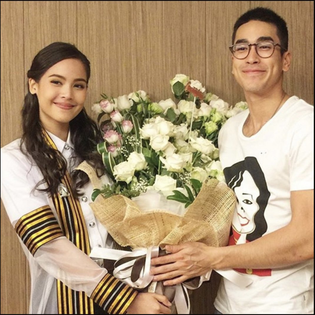Mmewb's tweet photo. มาตรฐานแฟชั่นแฟนบัณฑิตต้องแบบนี้นะคะ #ณเดชน์ญาญ่า #บิวกิ้นพีพี #ไบร์ทวิน #มีนดรีม https://t.co/J4Fl0a4ZqD