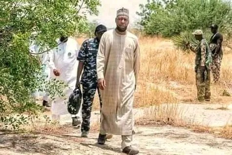 AbdulshakurJig's tweet photo. #HumanitarianLeader
@#GovprofZulum🥰
May Allah S.W.T keep enlighting you the darkness Over coming to You!
May he make You stronger and resiliences to confront every challenges ahead of You.
May Jannatul ’FIRDAUS’ be u’r final destination🤲
امين يا الله🙏🏽💔 https://t.co/4bmDTyZvR6