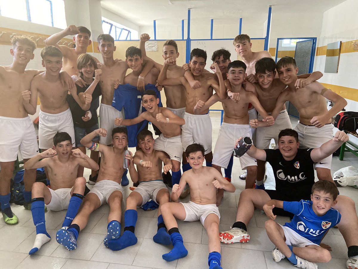 BatresAntonio's tweet image. Empezamos bien el día,@LinaresCantera que en copa nos toca el campeón, pues lo echamos!!!! Ahora @Linares_Dptvo os toca a vosotros. De locos!!!!!