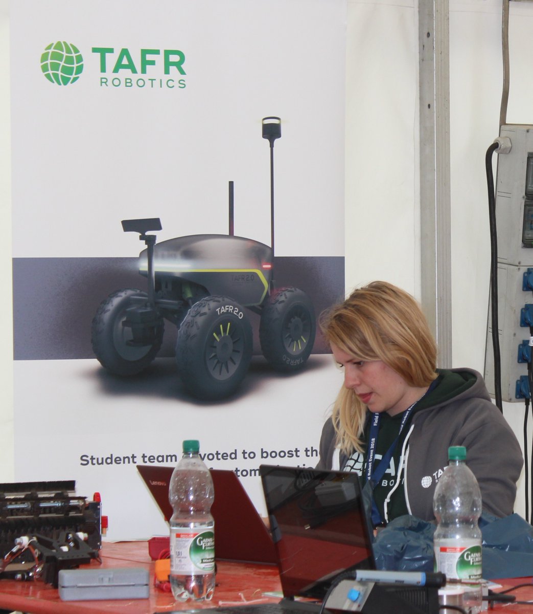 feldtage's tweet image. Behind every #fieldrobot at #DLGFeldtage, there’s a software team programming the autonomous robots to solve the complex tasks like recognizing rubbish, mapping its location and then removing it.
#crops #fieldrobots #agriculturalRobots #precisionfarming