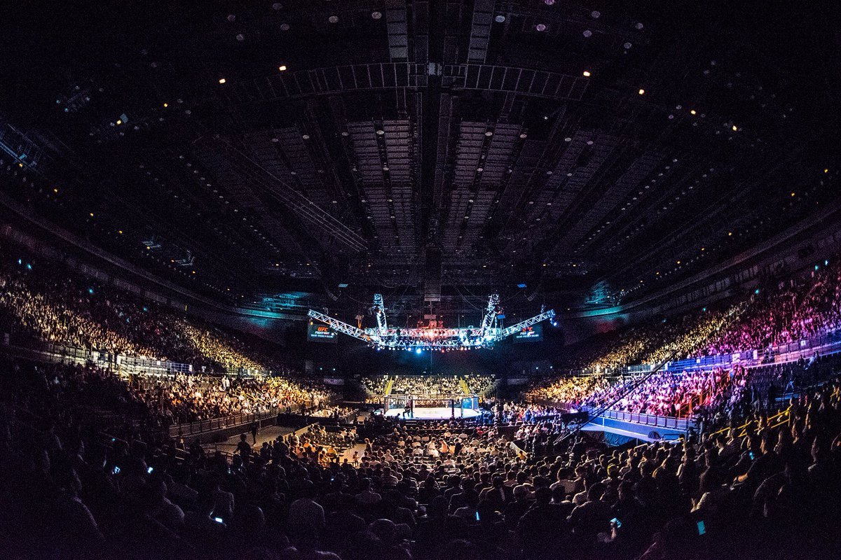 Hesketh2 Valesports Jp How The Arena Looks On Full Capacity From A Ufc Event Yes This Venue Has Held An Actual Ufc Match Before T Co Zfsgeff1xc Twitter