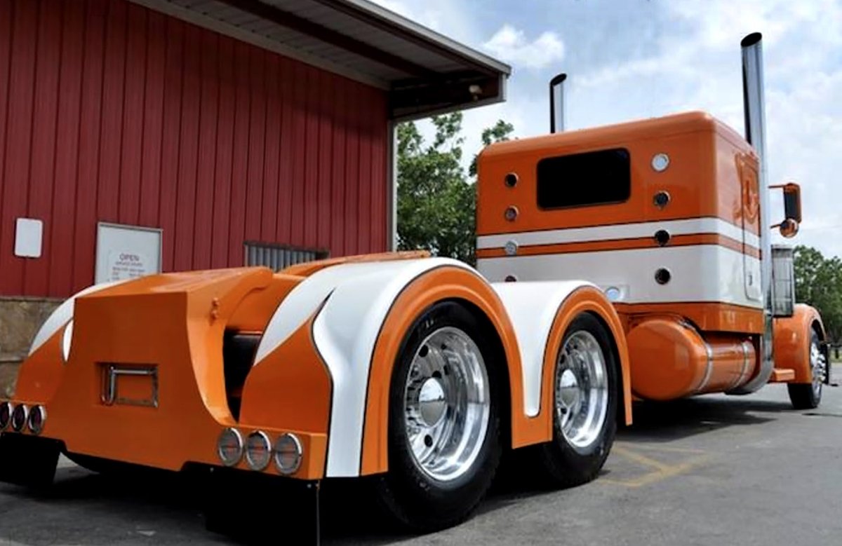 BudandTonys's tweet photo. Start Your Weekend  with An Attitude 👊 Bad Ass Custom Fenders Available at Bud and Tony's Truck Parts — "A Style and Attitude All On Its Own" >>> https://t.co/tpCyUldmTs https://t.co/5zQcASctoQ