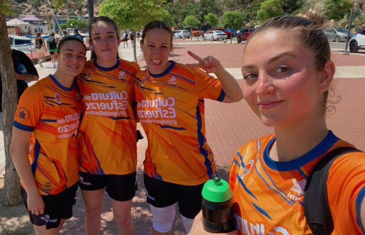 ✅️✅️✅️
Tres victorias en la fase de grupos, pasamos como primeras en las <a href="/3x3series/">3x3 Series</a> en El Campello 

Next 🔥 Semis vs Be Goat a las 19:05h en directo en el Twitch de <a href="/BaloncestoESP/">Baloncesto España</a> y en <a href="/teledeporte/">Teledeporte</a>

📰 La info del torneo
🔗 bit.ly/3ad2iJR