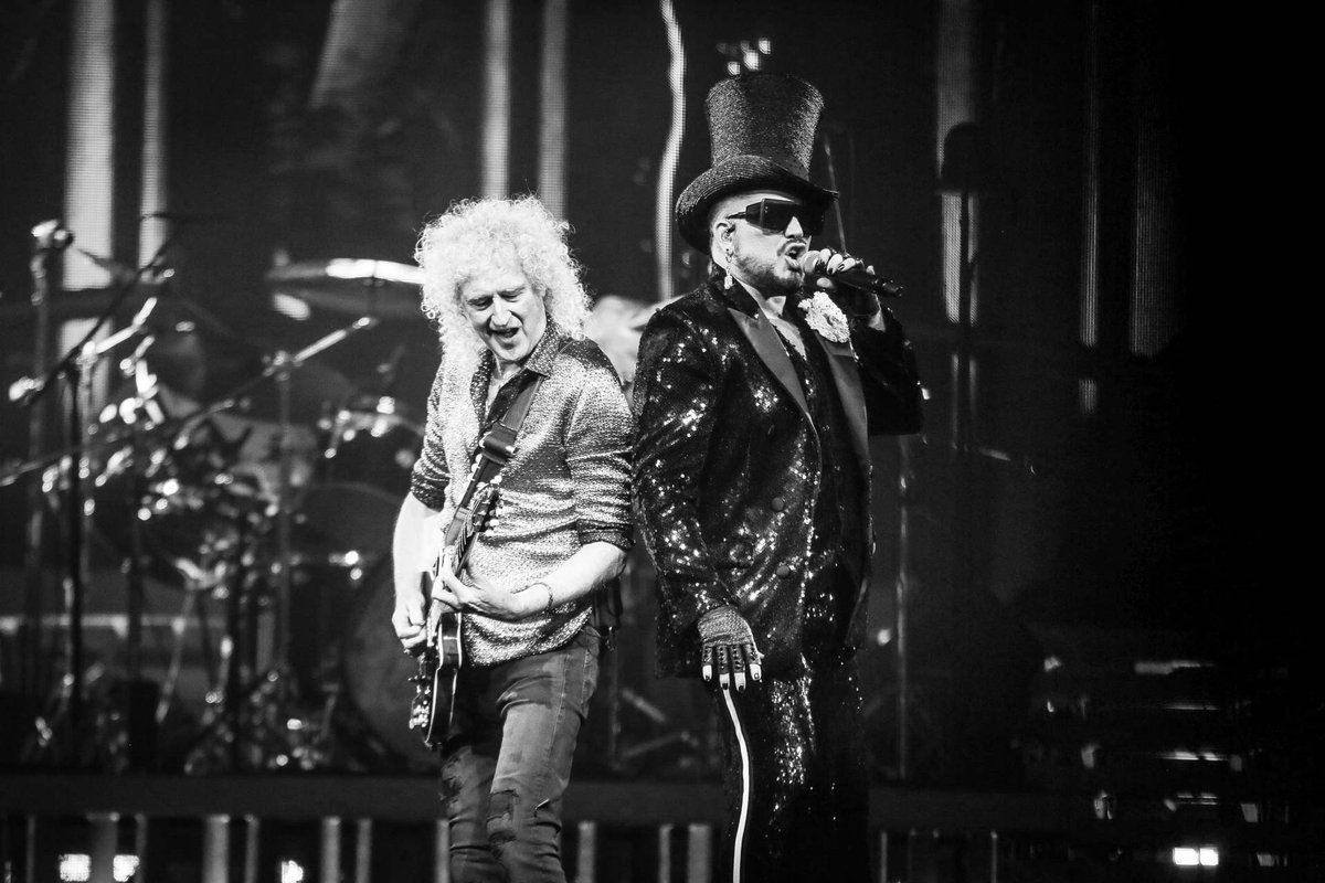 skaschep's tweet photo. Great review &amp; photos from last night! #QALLive #RhapsodyTour22 @OIQFC #Belfast1  
"@AdamLambert’s vocals are stunning. For any @QueenWillRock fan, this will be the closest thing to a religious experience .. being able to enjoy and give into an evening of blissful entertainment." https://t.co/ARgBJP4jkr