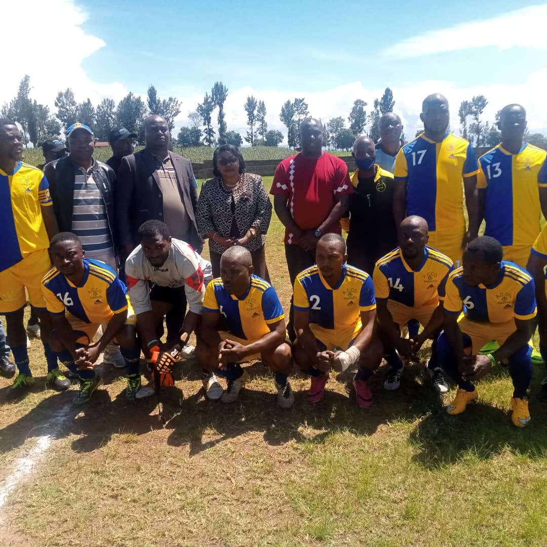 RusiziDistrict's tweet photo. Le weekend sportif animé par le tournoi de la cohésion entre les équipes des vetérans de @RusiziDistrict  et ceux du sud Kivu (#Bukavu et #Uvila)en @RDC. La population des deux pays est enthousiasmée par ces rencontres chaleureuses. @RwandaLocalGov @RwandaWest @RwandaGov @gatjmv https://t.co/5E67gsx02D