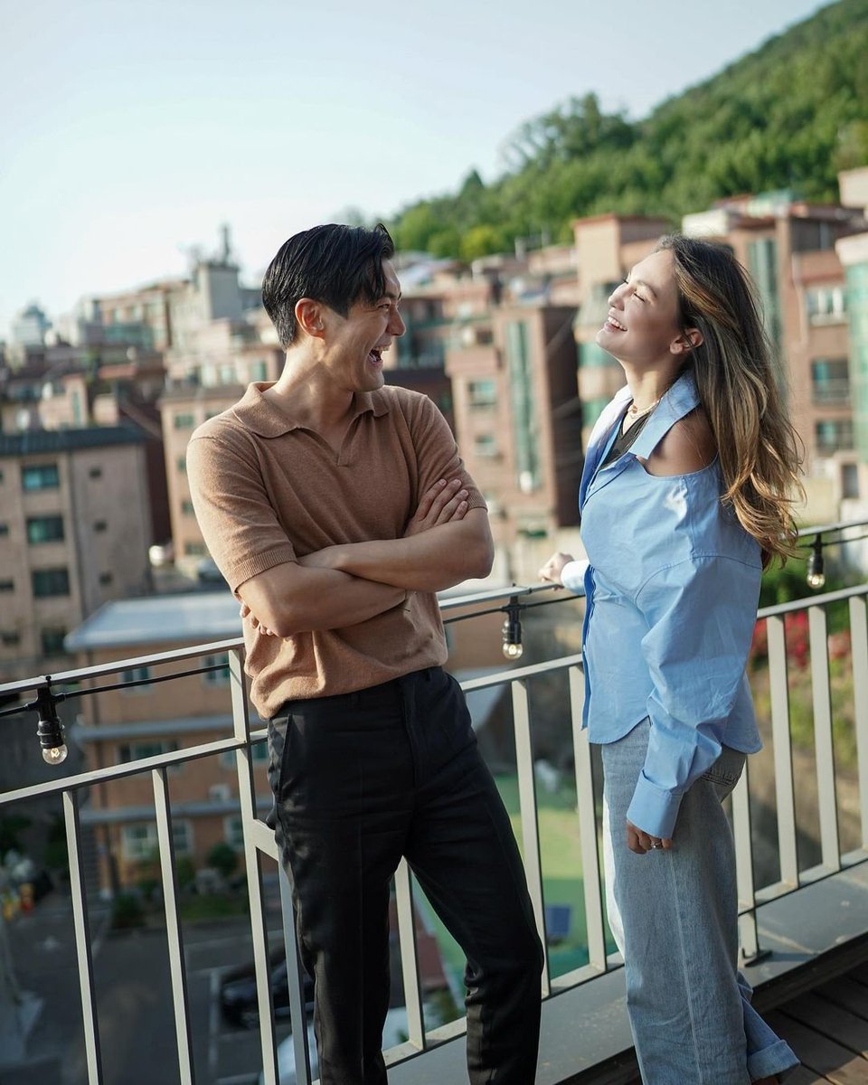 infodrakor_id's tweet photo. Choi yang bisa digapai oleh mbak Luna Maya

Wadidaw sirkelnya bukan maen 😍

#ChoiSiwon #LunaMaya https://t.co/jIAHOxOirG