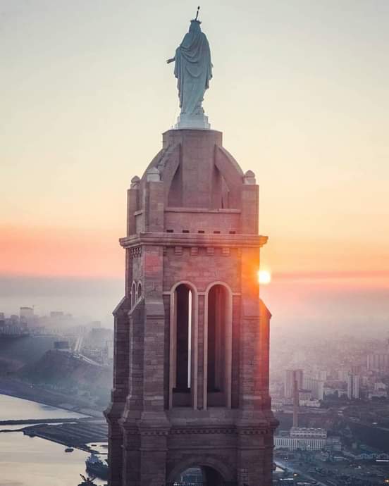 Loveislivestar's tweet photo. Oran, the city of magic and beauty, invites you to attend the Mediterranean Games, under the slogan of Oran in the Heart❤🇩🇿, because it will remain in your hearts. ❤🇩🇿
#Algerie 
#Welcome_to_Algeria 
#Oran 
#وهران_في_القلب https://t.co/f2ELfgbmmU