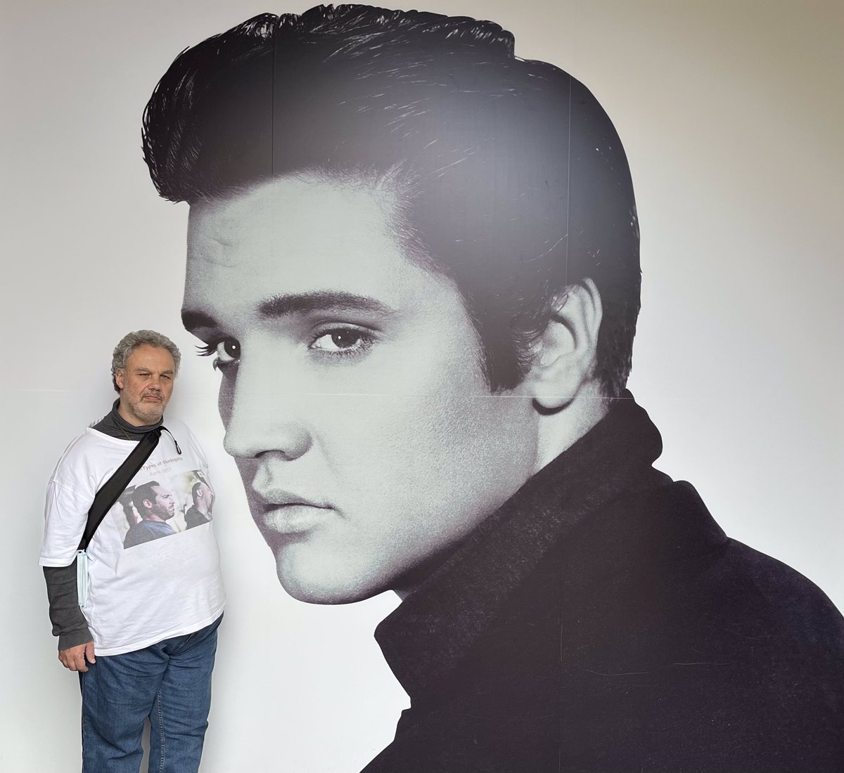 AlexLitsoudis's tweet photo. went to @BgoArtGallery today and I would like to thank them for an excellent exhibition. I also would like thank Connie for taking me to the exhibition and taking the photos for me. She also thanked me for an opportunity to go with me on the day.

#elvisbendigo https://t.co/hiBswXSt8E