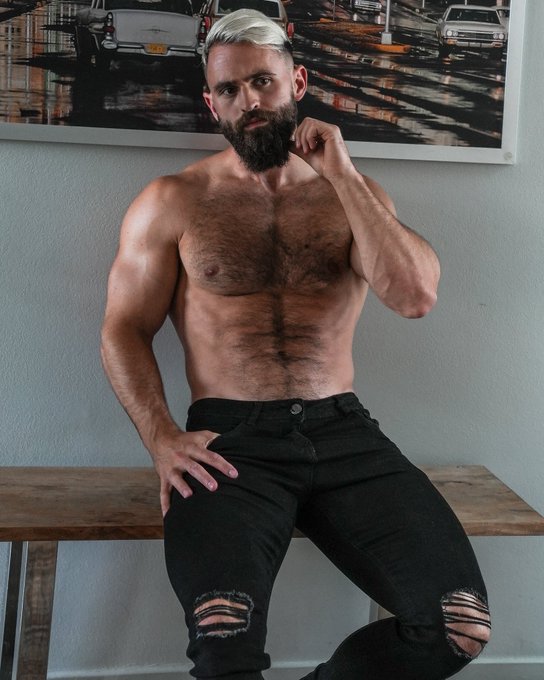 Throwback to the blonde days #hairymen #hairychest #bearded #beardfit https://t.co/YVslDMmcpg<a href="/tag/hairymen"class="tags">#hairymen</a><a href="/tag/hairychest"class="tags">#hairychest</a><a href="/tag/bearded"class="tags"><span>#bearded</span></a><a href="/tag/beardfit"class="tags"><span>#beardfit</span></a>