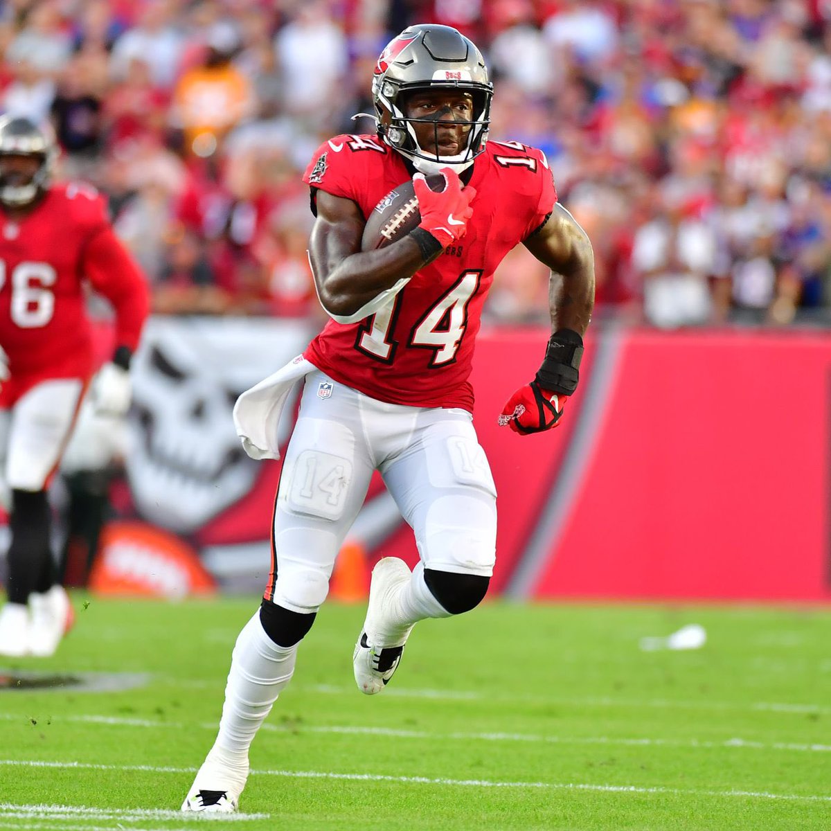A_Buncha_Bums's tweet photo. Chris Godwin when Antonio Brown doesn’t play in 2021 (7 games not including injury)

🏈 10.5 targets per game
🏈 8.2 catches per game
🏈 92.1 yards per game
🏈 3 TDS

Where do you rank Chris Godwin going into next season? https://t.co/osOnm1xMdM