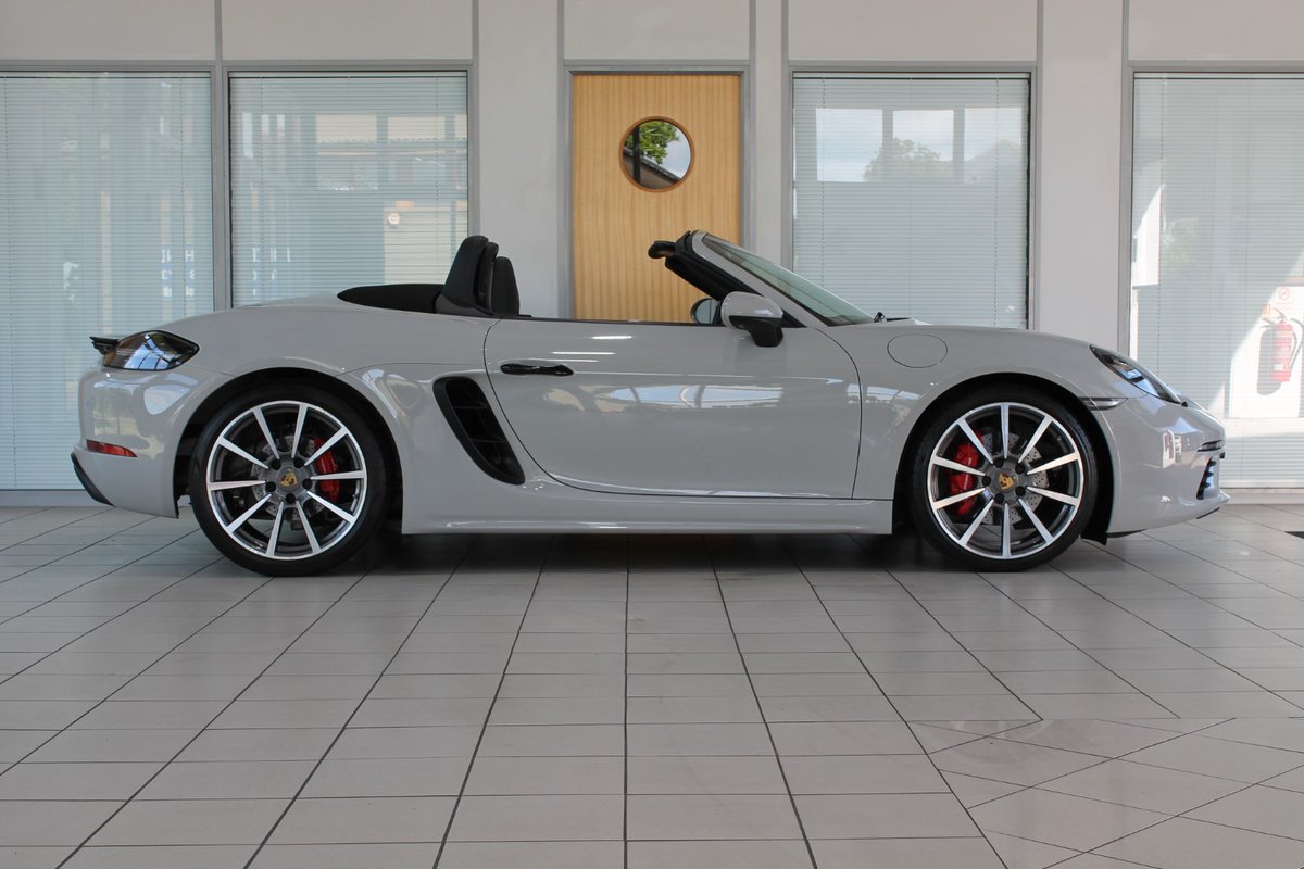 HarbourCars's tweet photo. New stock alert: We love this very pretty Porsche Boxster (718) 2.5T S PDK in Crayon, is it the perfect car for summer? With only 7500 miles and 1 owner from new, this 345 BHP Turbocharged  Flat 4 ticks so many boxes! For more information please visit https://t.co/OK25c9WDn8 https://t.co/1ODa6n92QD