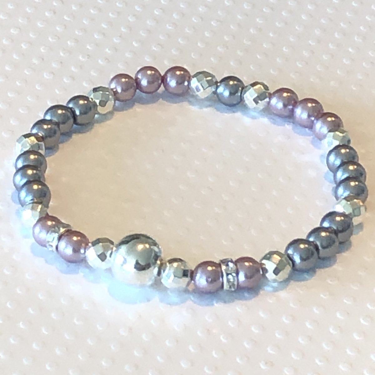 BBrillance's tweet photo. ✨💎 2045 - Bracelet Perles Chic https://t.co/FtcklhtlRe ⭐️ #QuickFollow #CCFavoris #Grey #Lilas #Lavender #BijouterieBrillance https://t.co/WUAD3CKbf7