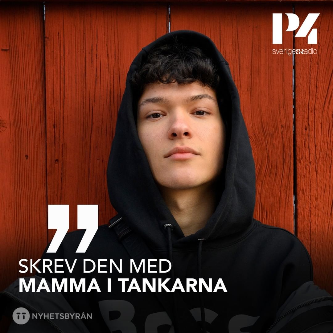 rudbergdailyinf's tweet photo. "Muito drama, muito amor e muita tristeza." Omar Rudberg discute seu novo álbum e Young Royals em entrevista com a P4 Extra. Confira com legenda em inglês e português em nosso canal do YouTube.

🔗 https://t.co/OA6jfCTJ3K https://t.co/y6TQiU4vMV
