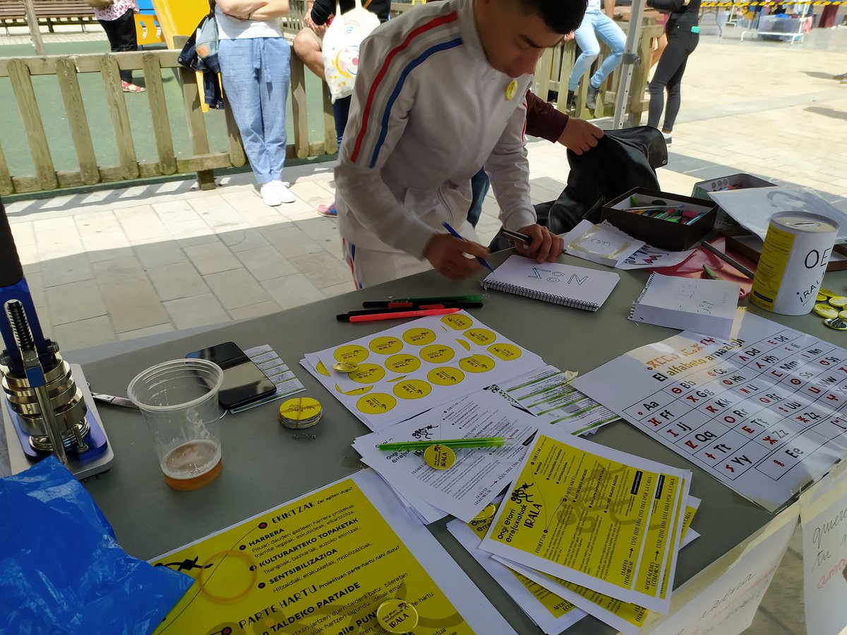 Goiz zoragarria pasatu dugu iralan #OgiFesta22 ospatzen! 💜 eskerrik asko posible egin duzuen kolektibo eta pertsonei! 💜 <a href="/auzoakabian/">Auzoak Abian</a> #merkatruke <a href="/fiestadelpan/">Fiesta del pan</a> <a href="/bilbao_udala/">Bilbao [Udala - Ayuntamiento]</a>