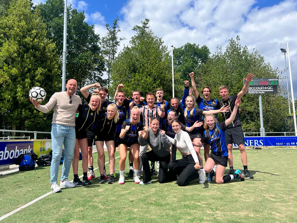 Forza1417's tweet photo. Playoffs veiliggesteld! @KZ_Thermo4U A1 wint met 15 - 21 van @DVOkorfbal A1 💪💪💪 https://t.co/xuBp08tSrC