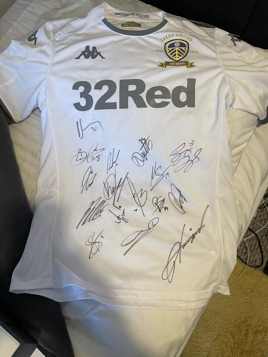 Andrewbjones1's tweet photo. @FollowingLUFC your chance to win a brand new, Leeds United Centenary Limited Edition Watch, Only 100 ever made! Comes with the Championship winning side signed shirt with certification, all fully boxed.  £42 a number 1-59 once numbers are sold I will do a live draw, Dm me #MOT https://t.co/dqy6MciDQU