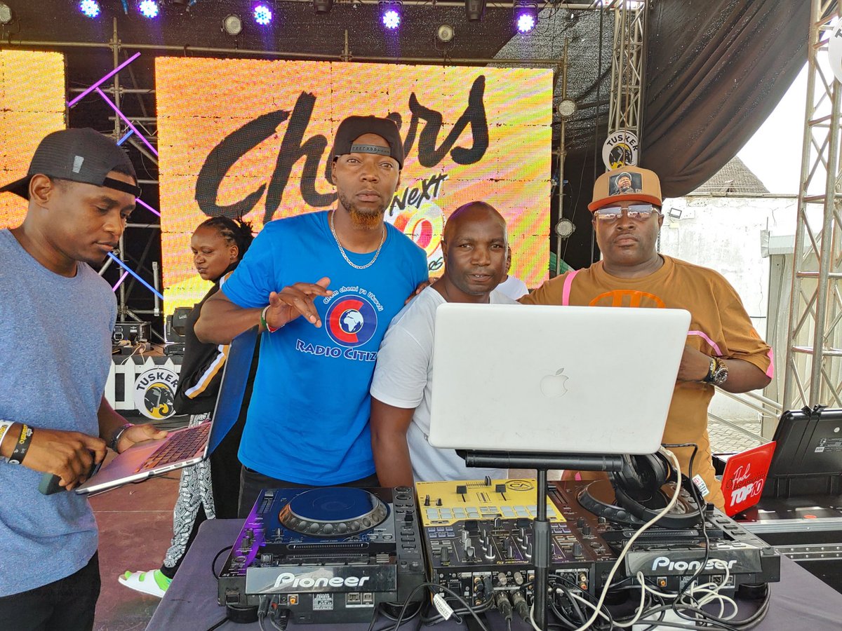 mzaziwillytuva's tweet photo. Mtwapa!!! Mambo vipi? #MsetoTour tuko hapa Yatch Lounge. #TuskerNexters #tuskerat100 https://t.co/UILBrTuRwe