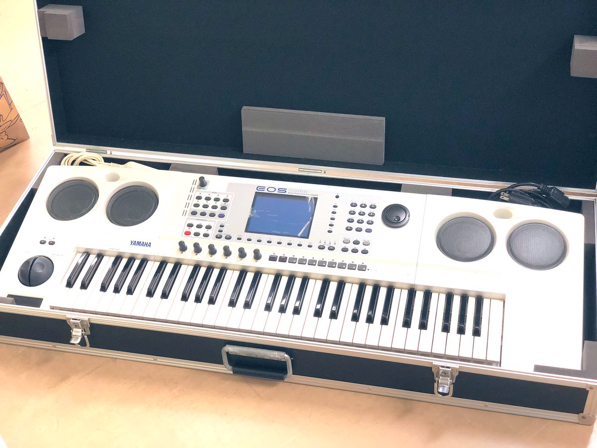 lovelabranmaru's tweet photo. 乱丸はお宝を手に入れた🙌
今日からTKデス❗️←んなワケないw
#YAMAHA
#EOSB2000 https://t.co/ODKrYscC2e
