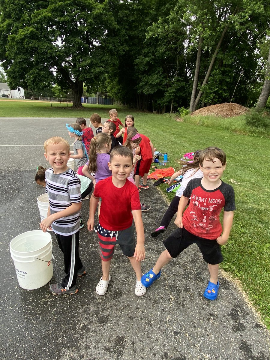 FCPS_JenTrueK's tweet photo. Our field day was so much fun! #NMWRoars https://t.co/nB33MXwXMY