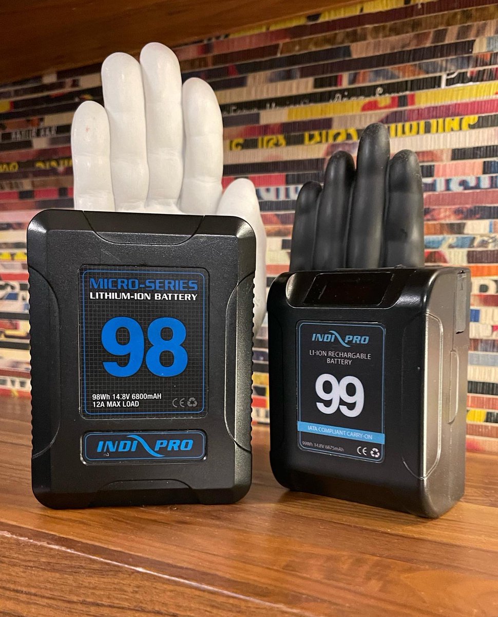 CineTester's tweet photo. CineTested the @IndiproTools tools Alpha Series 99 and Micro-Series 98 VMount Batteries. Lightweight, powerful, &amp; compact.
OVERALL RATING 5/5

 #CineTester #LensCulture #vmountbattery #Filmmaking #CameraGear #Kino #Cinematography  #Moviemaking #ProductTesting #FilmToys #IndieFilm https://t.co/hiqPSIkvoJ