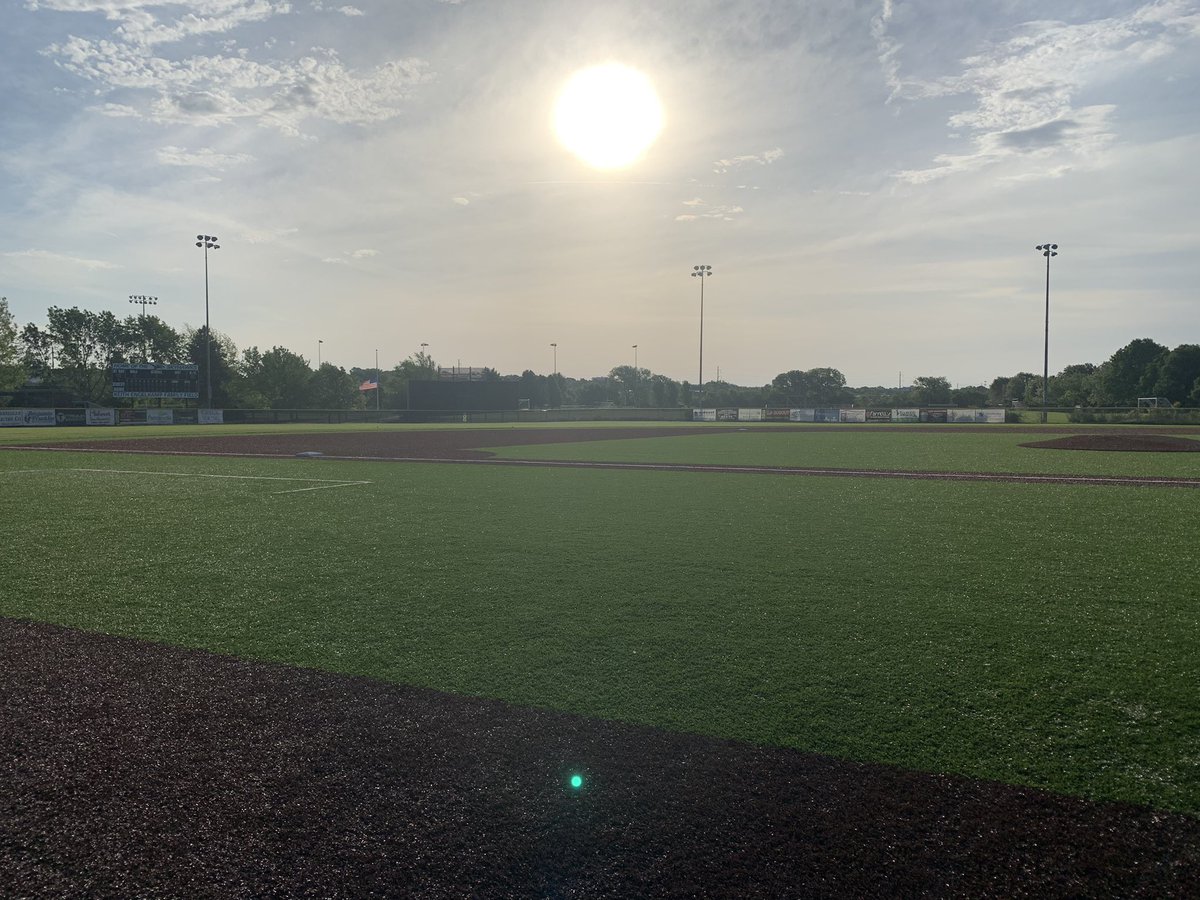 drothe5's tweet photo. Beautiful day for baseball! https://t.co/F4nxFiM7y7
