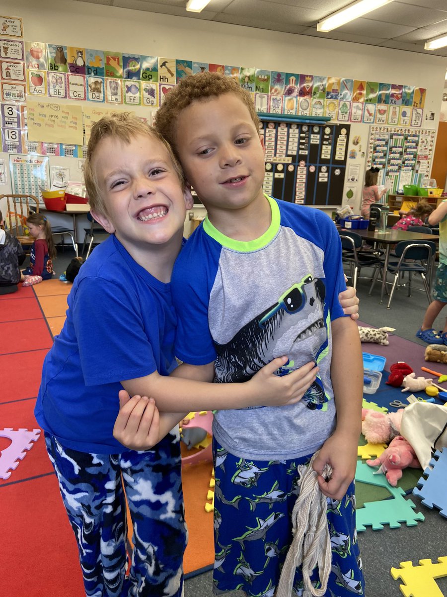 FCPS_JenTrueK's tweet photo. Pajama day (Pp) brought out the snuggles! #NMWRoars https://t.co/NOmzYg9VSk