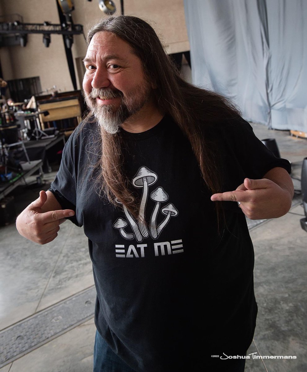 Emmybee_CA's tweet photo. This shirt is awesome and I need it! https://t.co/hEPmlCrpFt
