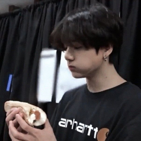 milfstae's tweet photo. @kookvfess bandar foto jungkook lucu https://t.co/2qFrdbvpfN