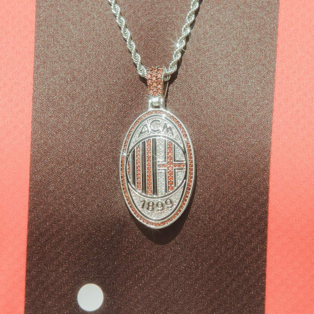 As promised, I have two of these beauties for you 😍
I'll do a random give way to two of you lucky milanisti ❤️ 
Like ❤️
Retweet 🔁
To enter the giveaway 

Follow ✅ if you like
I want to give back to MT and connect with more awesome people ❤️

Complimenti Campione d'Italia 🏆🇮🇹