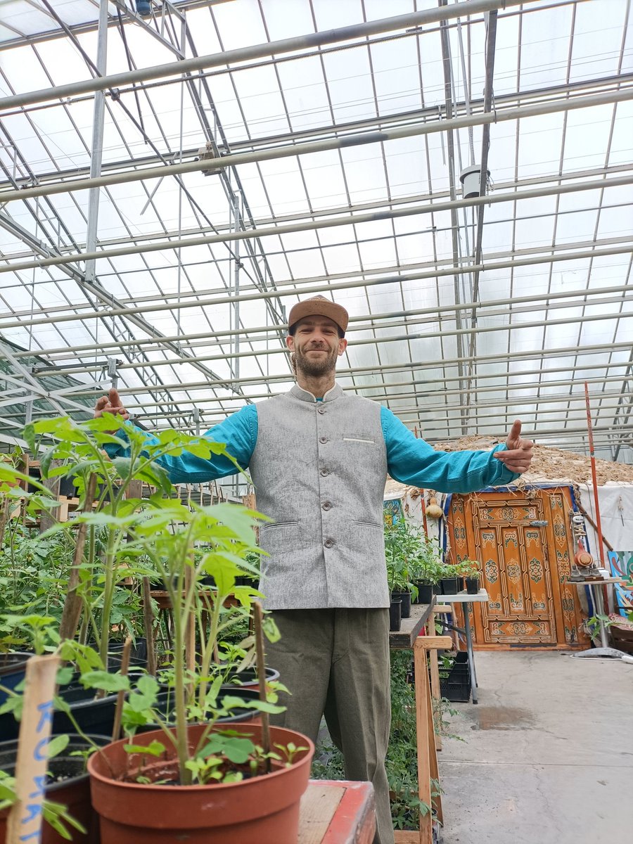 Koenda1's tweet photo. Watch what u consume &amp; wear!
Outfit here is 100% organic hemp. 
No child labor, no synthetics. 
Oh yeah, who's gonna help me get to 1K today? I follow back. 🧙❤️🔥
#posse #multiversalwalkers #dmtgang  #permaculture #ecowarrior #freefriend #freehugs https://t.co/FeApPwKlCJ