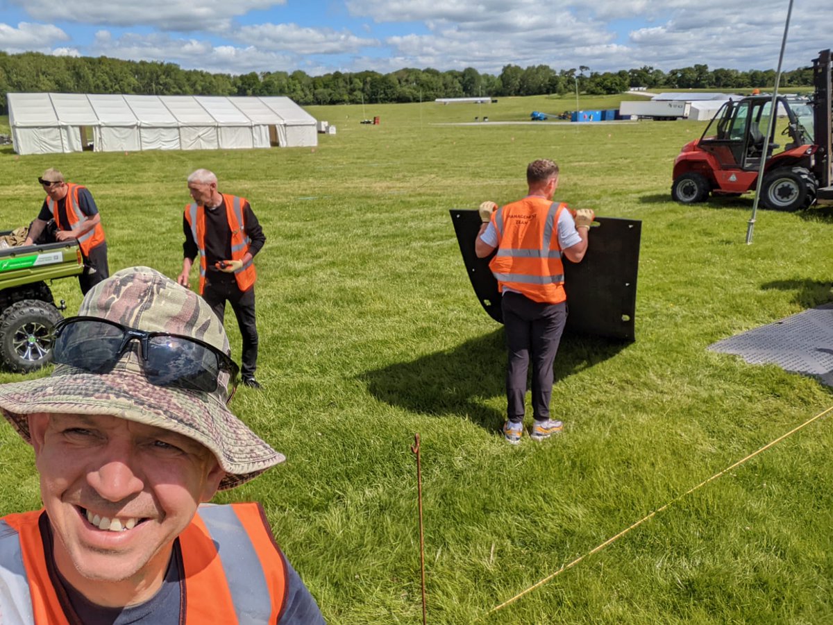 WeAreWalkUK's tweet photo. Staff member Darren leading a great team @BigChurchDayOut 
They have the sunshine today to push on for the opening 🌞
#BCDO22 #TeamWalk 
https://t.co/LEZnkQYin5 https://t.co/MNJMHxng3j