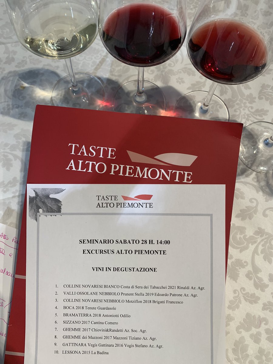 missaglia_sara's tweet photo. Taste Alto Piemonte: la masterclass condotta da Paolo Novara e Matteo Carosso di @AISPiemonte, excursus sulle denominazioni e viaggio nei territori.
.
#tastealtopiemonte #nebbiolo #gattinara #ghemme #lessona #bramaterra #wineoneway #WoW https://t.co/bo9hlyM8E7
