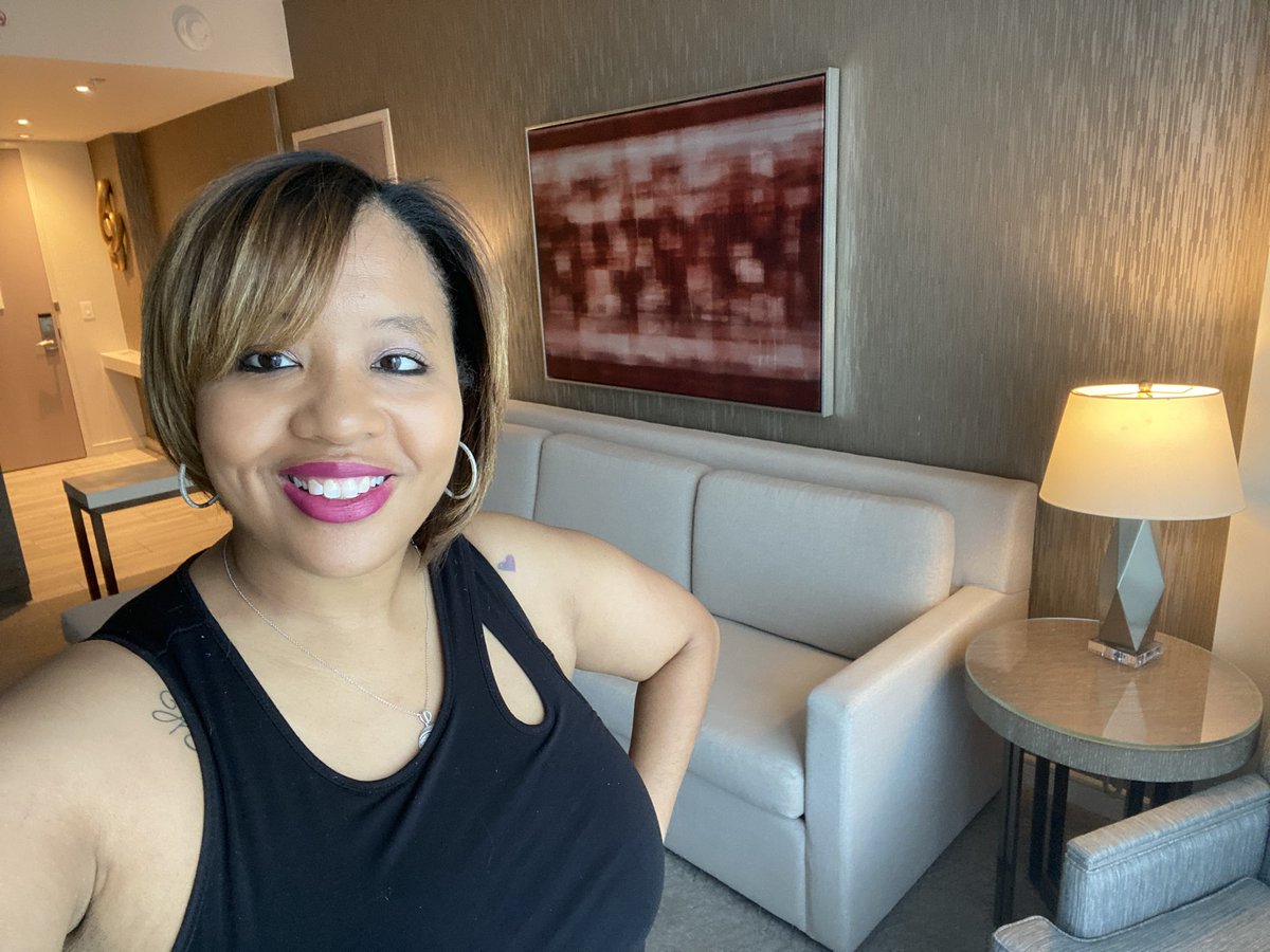 TaneiaGiles's tweet photo. It’s officially my birthday! God is amazing and I am so thankful for being able to see another year! Please live your life and embrace every day! https://t.co/udAkqdSJjz