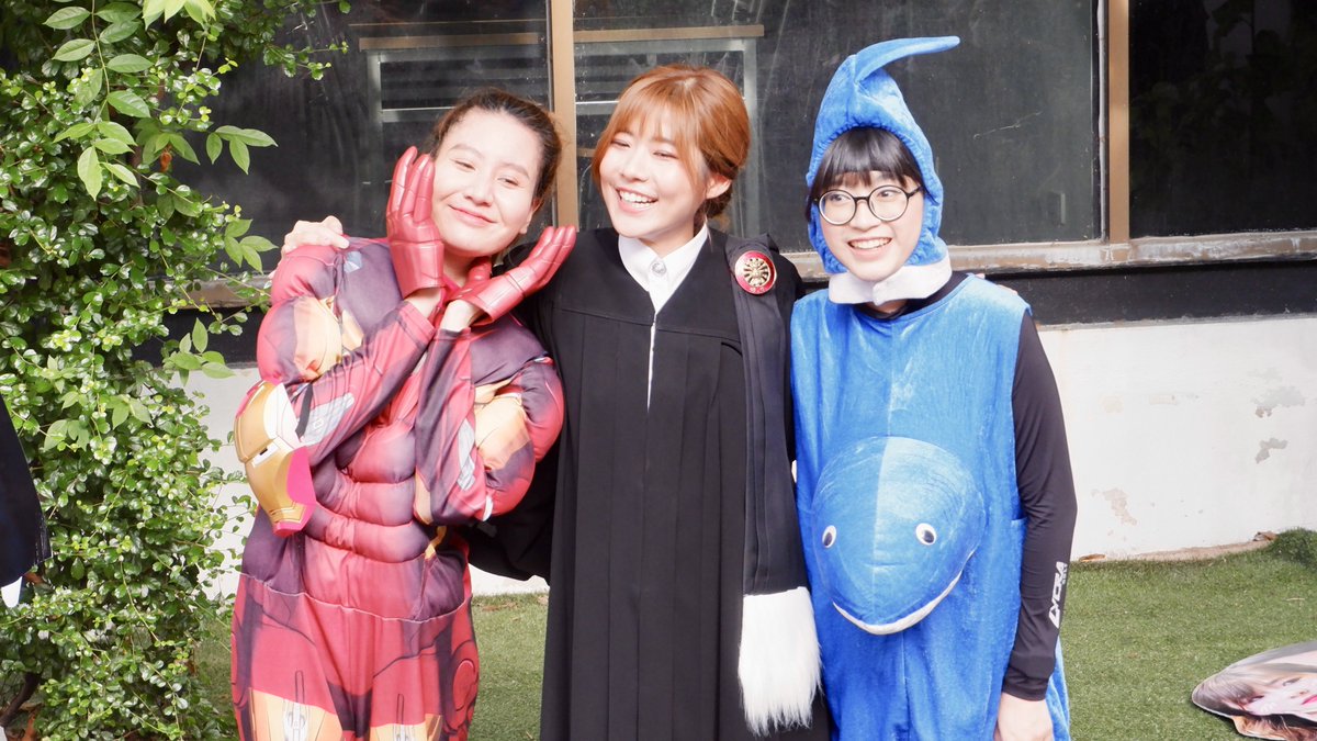 สาวๆเอลิซเค้าก็รักกันดีนะ 

#LeenamGraduation 
#Leenam