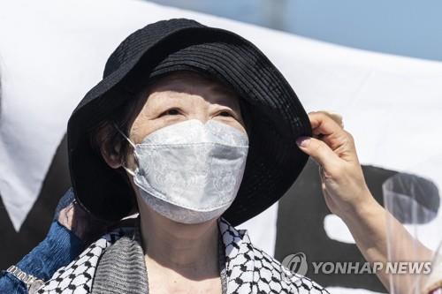 시게노부 후사코가 오늘 출소했구나...
너무 장대한 삽질이었지만 그마저도 불가능해진 시대에 사는 사람으로서 미묘하게 착잡한 심정이다...