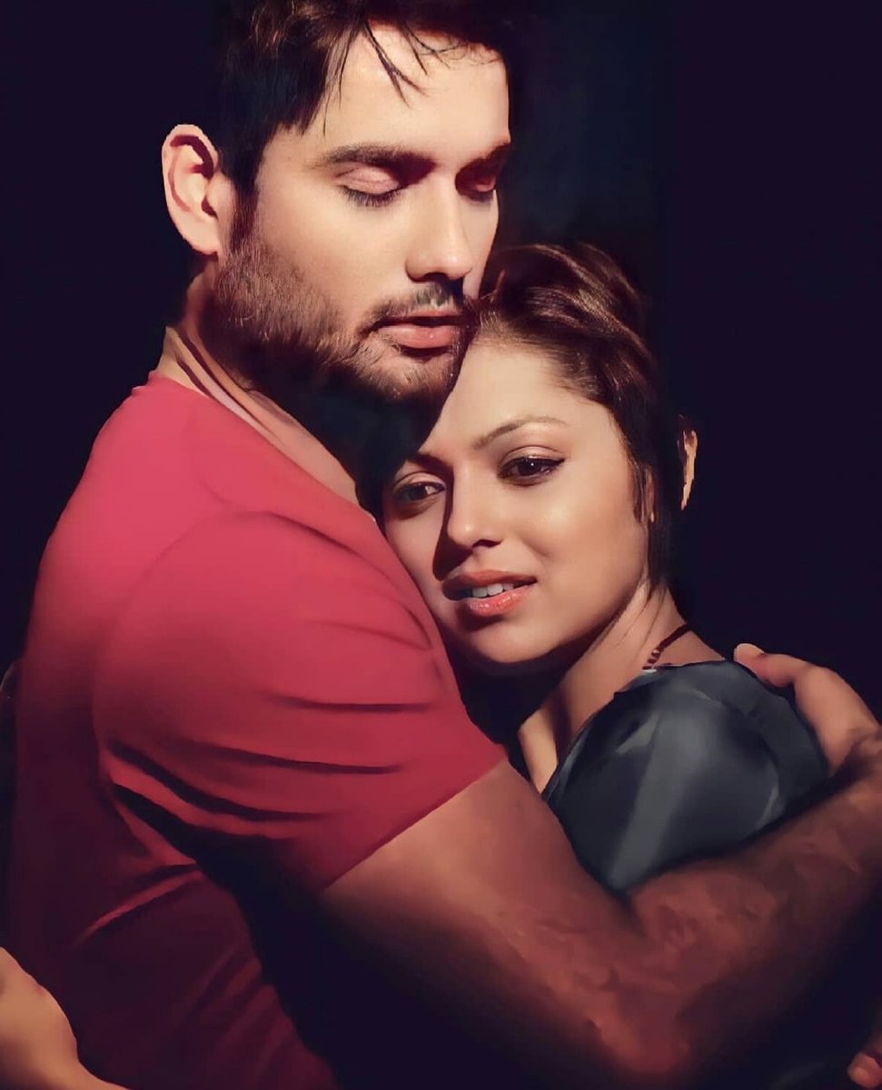Vivian Dsena and Drashti Dhami could only play such love so beautifully they are the best
RISHBALA HITS 10 YEARS 
#OneDecadeOfIconicMEIEJ