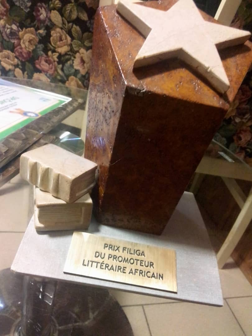 PaulineOngono's tweet photo. Merci pour cet honneur, équipe #FILIGA
#Lire_des_livres_délivre https://t.co/IN9EJRwZFe