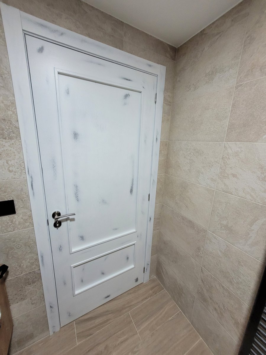 CarpinteriaRoq1's tweet photo. Puertas en blanco con fondo gris a juego con la tarima. Un gusto muy personal, para adaptarnos a cada tipo de cliente. Muchas gracias https://t.co/sX4zMdrV4n