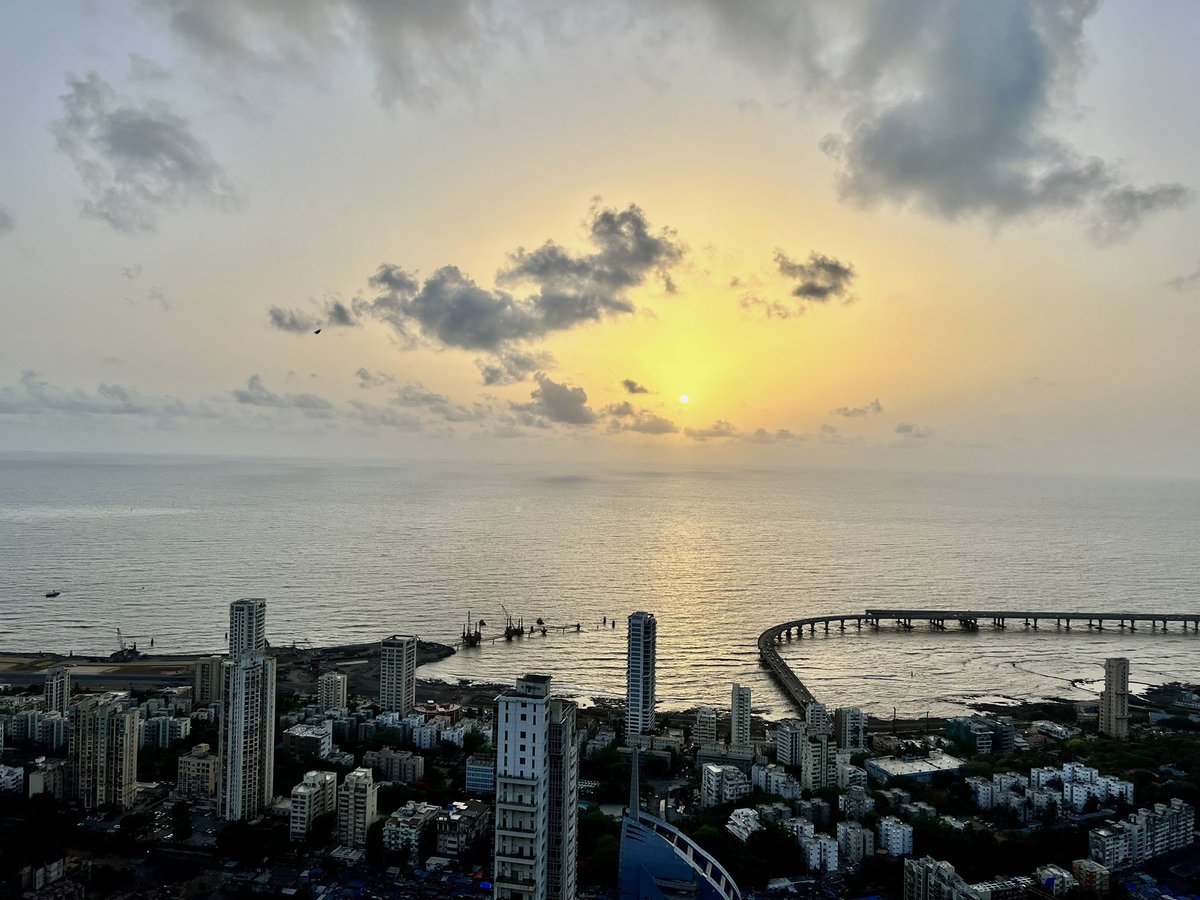 puneetiitm's tweet photo. The Mumbai vibes are too good on clear days. #Mumbai #sealink https://t.co/NIJbAN58Sn