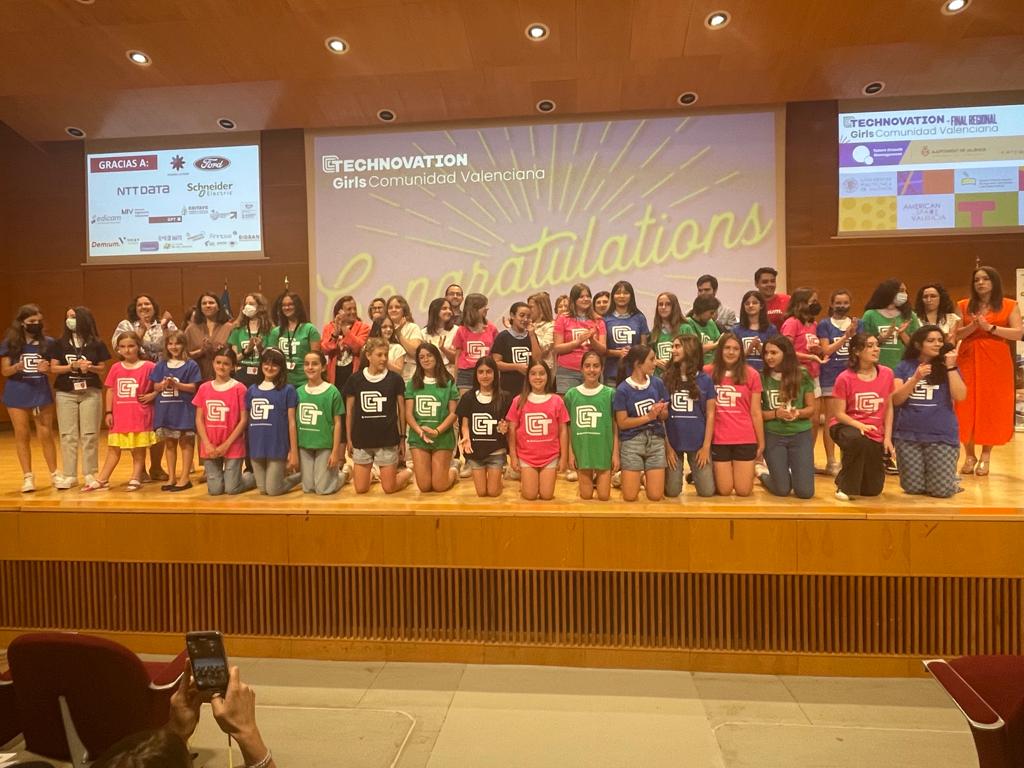 VLCTechCity's tweet photo. 🙋‍♀️ 📲 El paraninfo la @UPV se ha llenado hoy de futuras #DoneSTEM en la final de #TechnovationGirlsCV. Es un placer apoyar proyectos de impacto como el de @TalentGrowthM.

¡Nos vemos en la próxima edición con más talento STEM! 👏 https://t.co/yi0GZr3uNm